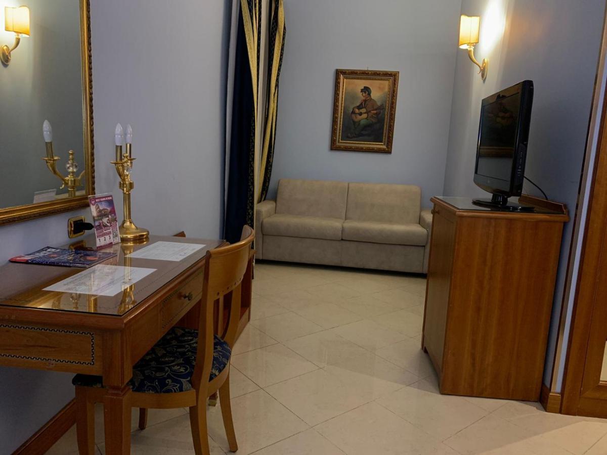 Consoli Romani Vatican Pensión *